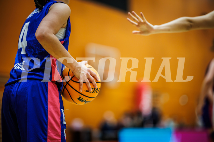 Basketball, Win2Day Basketball Damen Superliga 2023/24, Grunddurchgang 4.Runde, Vienna Timberwolves, UBSC-DBBC Graz, Simona Kuzma (4)