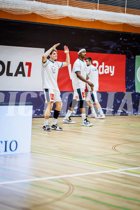 Basketball, Win2Day Superliga 2023/24, Grunddurchgang 11.Runde, Vienna Timberwolves, Flyers Wels, Elias Wlasak (8)