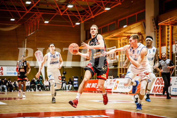 Basketball, Basketball Austria, Cup Final Four 2021/22 
Herren Cupfinale, BC GGMT Vienna, Oberwart Gunners, Adin Vrabac (27)