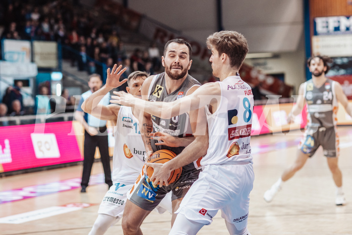 Basketball, Basketball Superliga 2023/24, Grunddurchgang 20.Runde, Oberwart Gunners, Klosterneuburg Dukes, Dragan Bjeletic (0), Florian Koeppel (8)