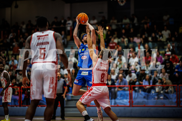 Basketball, Win2Day Superliga 2024/25, Grunddurchgang 4.Runde, Traiskirchen Lions, St. Pölten, Andrew Sims (32)