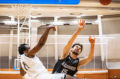 Basketball, Basketball Zweite Liga 2022/23, Grunddurchgang 19.Runde, Basket Flames, Güssing Blackbirds, Kingsley Fobi (14), Luka Gaspar (15)