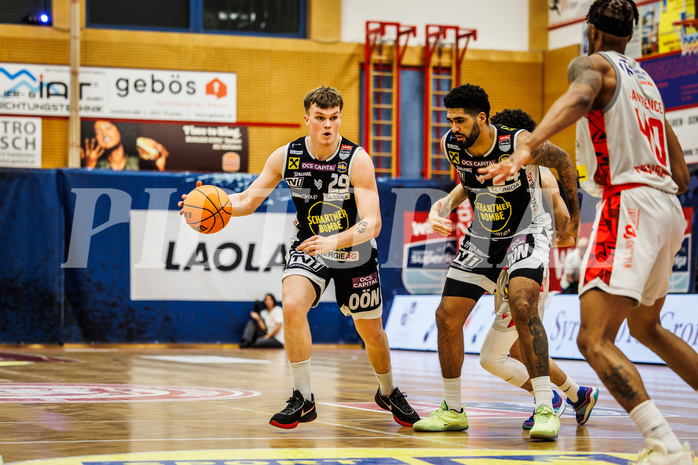 Basketball, win2day Basketball Superliga 2023/24, Grunddurchgang 17.Runde, Traiskirchen Lions, Gmunden Swans, Orri Gunnarsson (29)