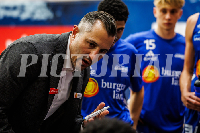 Basketball, win2day Basketball Superliga 2024/25, Grunddurchgang 6.Runde, Traiskirchen Lions, Oberwart Gunners, Matthew Otten (Head Coach)