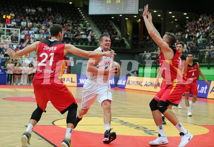 Basketball 
