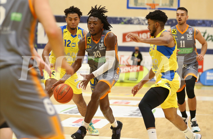 Basketball Superliga 2021/22, Grunddurchgang 5.Runde SKN St.Pölten vs. Klosterneuburg Dukes


