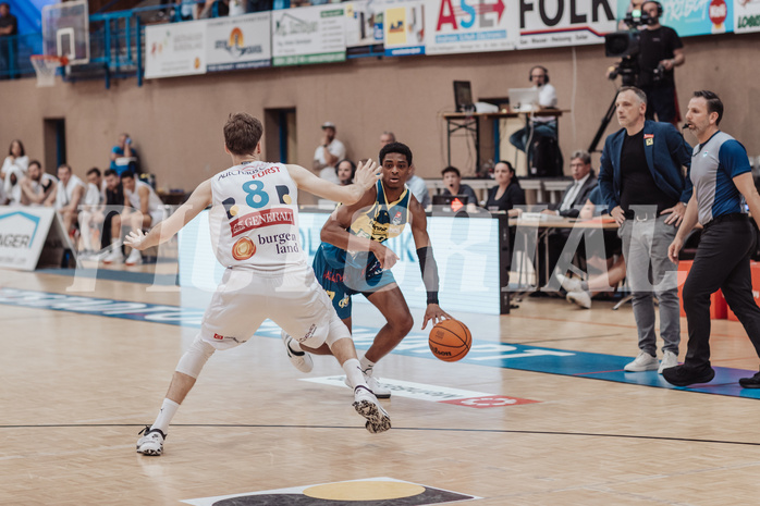 Basketball, Basketball Superliga 2023/24 , F 2, Oberwart Gunners, UBSC Graz, Florian Koeppel (8), Fran Vidovic (17)