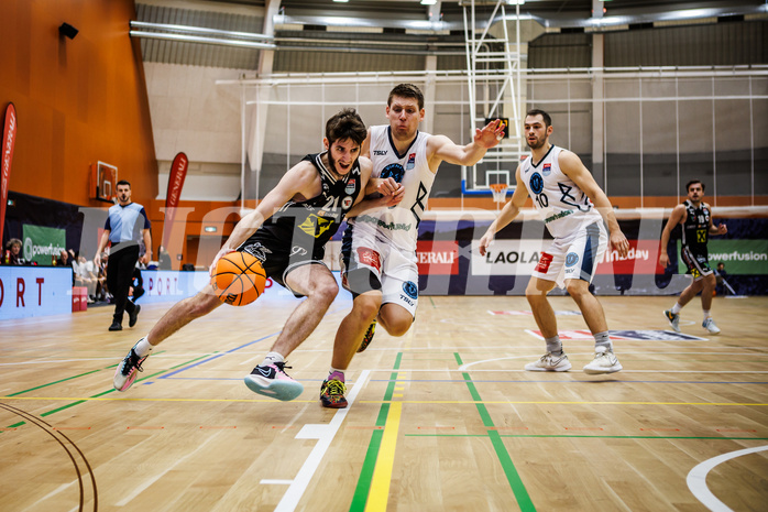 Basketball, Basketball Austria Cup 2023/24, Achtelfinale Spiel 2, Vienna Timberwolves, Flyers Wels, Elvir Jakupovic (21), Jonas John (99)