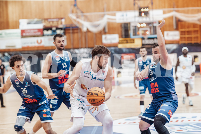 Basketball, Basketball Superliga 2023/24 , Qualifikationsrunde 4, Oberwart Gunners, BBC Nord Dragonz, Lukas Hahn (25), Tino Sebalj (13), Daniel Koeppel (14), Petar Cosic (3)