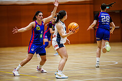 Basketball, Win2Day Basketball Damen Superliga 2024/25, Grunddurchgang 10.Runde, Vienna Timberwolves, UBSC DBBC Graz, Simona Kuzma (4), Elisa Khamis (1)