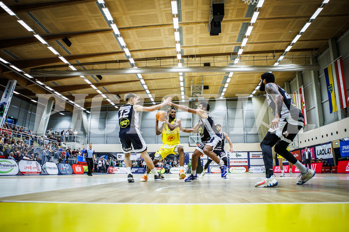 Basketball, Win2Day Superliga 2023/24, Grunddurchgang 4.Runde, SKN St. Pölten, Gmunden Swans, Michael Anthony Randolph Jr. (5)