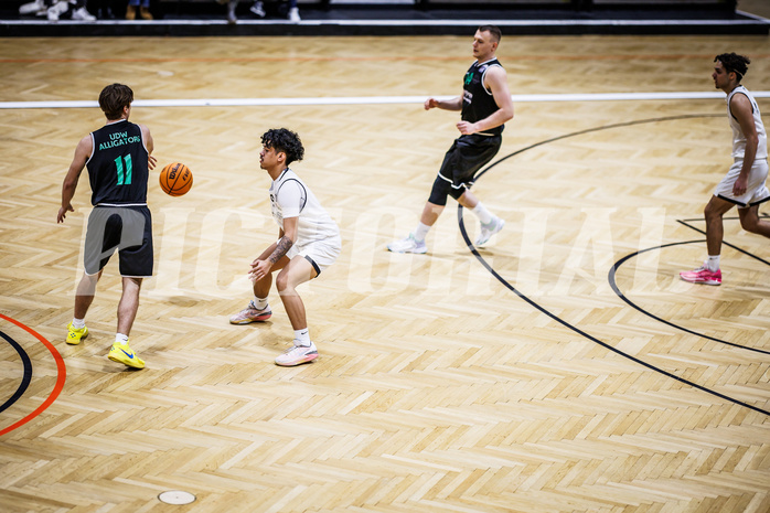 Basketball, Basketball Zweite Liga 2023/24, Grunddurchgang 17.Runde, Basket Flames, Union Deutsch Wagram Alligators, Simon Marek (11), Dean-Leon Cantor (9)