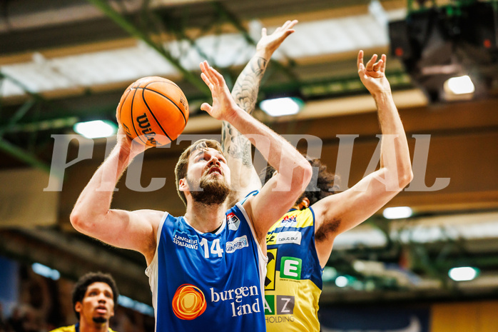 Basketball, win2day Basketball Superliga 2023/24, Finale Spiel 3, UBSC Graz, Oberwart Gunners, Daniel Köppel (14)