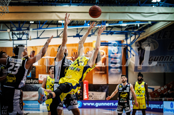 Basketball, Basketball Austria Cup 2022/23, Herren Finale, Gmunden Swans, UBSC Graz, Lukas Simoner (12)