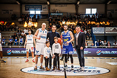 Basketball, bet-at-home Basketball Superliga 2021/22, Platzierungsrunde Spiel 1, Oberwart Gunners, Gmunden Swans, Ehrenaufwurf Energie Burgenland