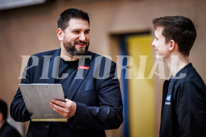 Basketball, Win2Day Superliga 2023/24, Grunddurchgang 12.Runde, Oberwart Gunners, Vienna Timberwolves, Horst Leitner (Head Coach) Basketball, Win2Day Superliga 2023/24, Grunddurchgang 12.Runde, Oberwart Gunners, Vienna Timberwolves, Horst Leitner (Head Coach)