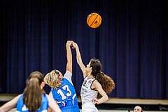 Basketball, Win2Day Basketball Damen Superliga 2023/24, Grunddurchgang 12.Runde, Basket Flames, DBB LZ OÖ, Milica Popovic (13), Agatija Vukicevic (18)