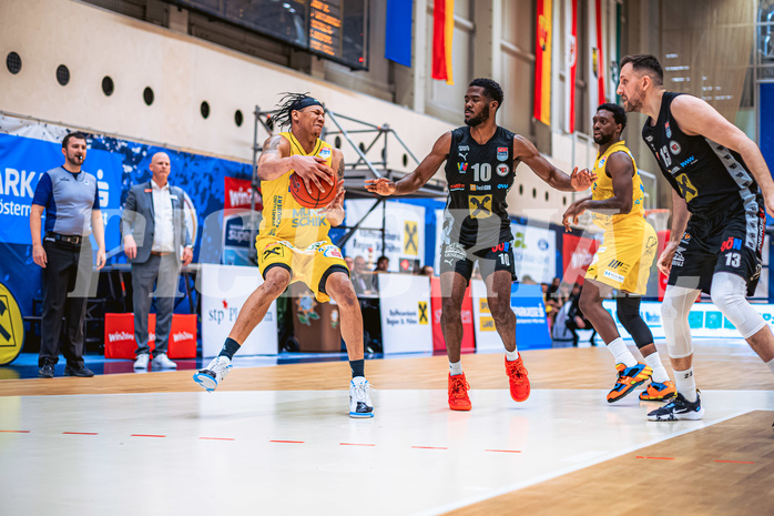 Basketball, Win2Day Superliga 2022/23, Viertelfinale Spiel 4, SKN St. Pölten Basketball, Raiffeisen Flyers Wels, Christopher Ferguson (20)