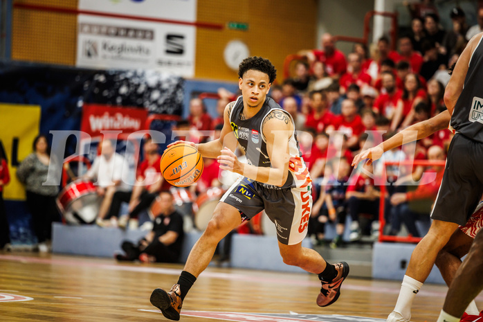 Basketball, win2day Basketball Superliga 2024/25, Playoff Viertelfinale 2. Spiel, Traiskirchen Lions, Klosterneuburg Dukes, Kyler Shon Jenkins (1)