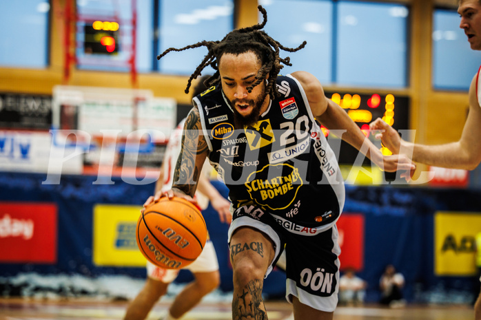 Basketball, win2day Basketball Superliga 2024/25, Platzierungsrunde 9. Runde, Traiskirchen Lions, Gmunden Swans, Joseph Reece (20) Basketball, win2day Basketball Superliga 2024/25, Platzierungsrunde 9. Runde, Traiskirchen Lions, Gmunden Swans, Joseph Reece (20)