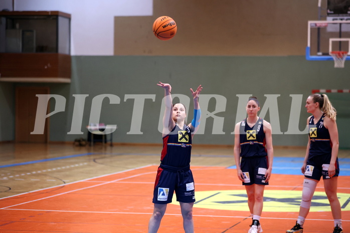 20.03.2024, Graz, Unionhalle A, Basketball Damen Superliga 2023/24, Semifinale, UBSC-DBBC Graz - SKN St. Pölten Frauen,  