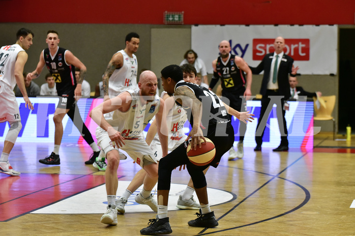Basketball Superliga 2020/21, Grunddurchgang 11.Runde Flyers Wels vs. Kapfenberg Bulls, Thomas Schreiner (5), Jarvis Ray (22),

