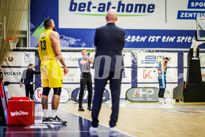 Basketball, Win2Day Superliga 2023/24, Grunddurchgang 6.Runde, SKN St. Pölten, Vienna Timberwolves, #SR Timo Axmann