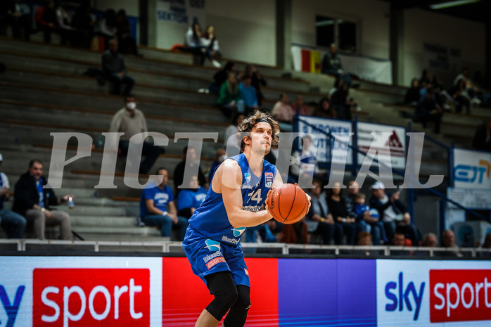Basketball, bet-at-home Basketball Superliga 2021/22, Grunddurchgang Runde 14, Oberwart Gunners, Vienna D.C. Timberwolves, Peter Hofbauer (14)