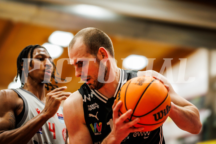 Basketball, win2day Basketball Superliga 2023/24, Grunddurchgang 21.Runde, Traiskirchen Lions, Flyers Wels, Renato Poljak (16) Basketball, win2day Basketball Superliga 2023/24, Grunddurchgang 21.Runde, Traiskirchen Lions, Flyers Wels, Renato Poljak (16)