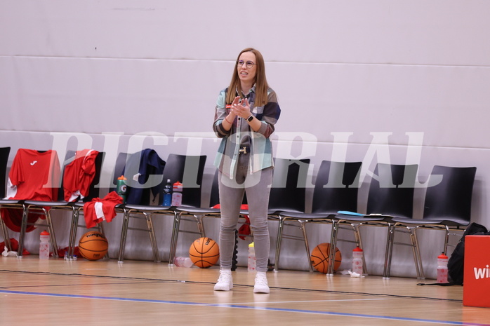 04.02.2024, Graz, Raiffeisen Sportpark, Basketball Damen Superliga 2023/24, Grunddurchgang 11.Runde, UBSC-DBBC Graz - SKN St. Pölten Frauen ,  