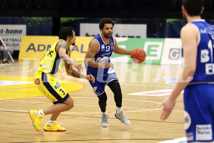 Basketball Superliga 2021/22, 3.Plazierungsrunde, UBSC Raiffeisen Graz vs. Unger Steel Gunners Oberwart 