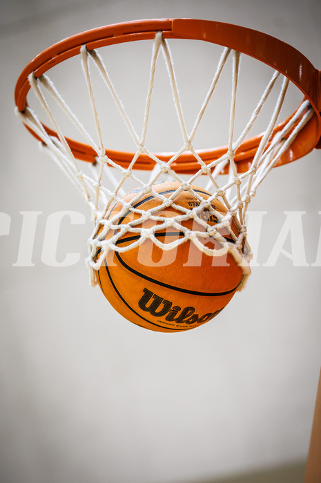 Basketball, Basketball Zweite Liga 2024/25, Grunddurchgang 6.Runde, Vienna Timberwolves, Mistelbach Mustangs, Feature, Ball