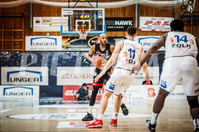 Basketball, bet-at-home Basketball Superliga 2021/22, Platzierungsrunde Spiel 10, Oberwart Gunners, BC GGMT Vienna, Andre Jones (21)