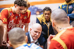 Basketball, Win2Day Superliga 2022/23, Grunddurchgang 22.Runde, Vienna Timberwolves, SKN St. Pölten Basketball, Mike Coffin (Head Coach)