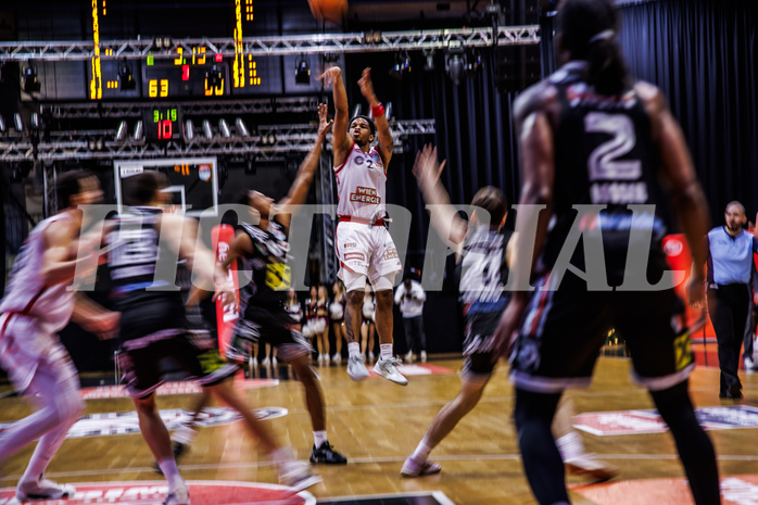 Basketball, Win2Day Superliga 2024/25, Grunddurchgang 17.Runde, BC Vienna, Flyers Wels, Zac Owens (2)