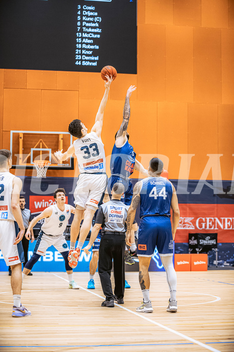 Basketball, Win2Day Superliga 2022/23, Grunddurchgang 10.Runde, Vienna Timberwolves, COLDAMARIS BBC Nord Dragonz, Chris Vogt (33), Sebastian Kunc (5)