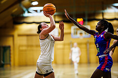 Basketball, Win2Day Basketball Damen Superliga 2024/25, Grunddurchgang 9.Runde, Basket Flames, UBSC-DBBC Graz, Anna Boruta (11), Dierry Sow (6)