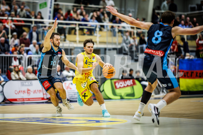 Basketball, Win2Day Superliga 2023/24, Grunddurchgang 6.Runde, SKN St. Pölten, Vienna Timberwolves, Jakob Szkutta (10), Felix Angerbauer (4)
