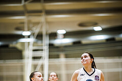 Basketball, Win2Day Basketball Damen Superliga 2024/25, Supercup 5. Runde, Vienna Timberwolves, DBB Wels, Elena Kajic (4), Lilian Schwarzenecker (12)