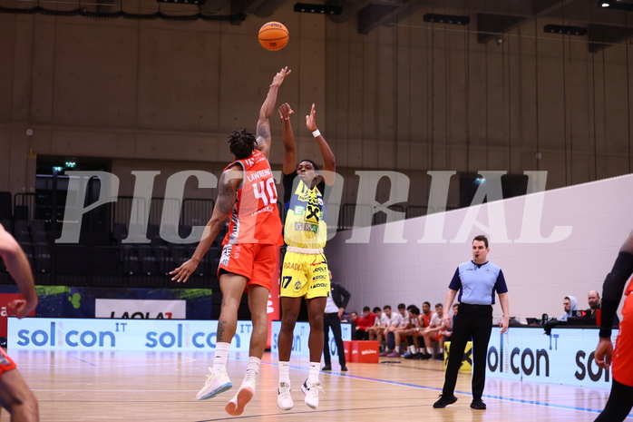 13.01.2024, Graz, Raiffeisen Sportpark Graz, Basketball Superliga 2023/24, Grunddurchgang, Runde 18, UBSC Raiffeisen Graz - Arkadia Traiskirchen Lions