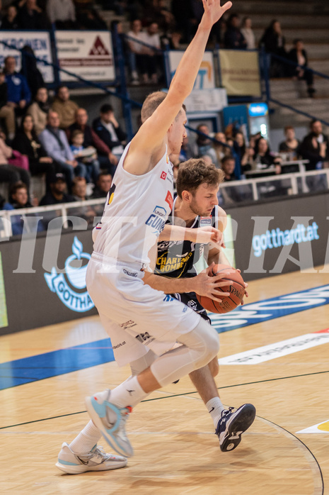 Basketball, Basketball Superliga 2022/23, 1. Platzierungsrunde, Oberwart Gunners, Gmunden Swans, Edi Patekar (9), Lukas Schartm Basketball, Basketball Superliga 2022/23, 1. Platzierungsrunde, Oberwart Gunners, Gmunden Swans, Edi Patekar (9), Lukas Schartm
