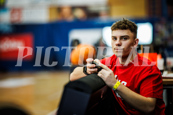 Basketball, Basketball Austria CUP 2023/24, Finale, Traiskirchen Lions, Flyers Wels, feature, fans