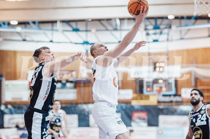 Basketball, Basketball Superliga 2023/24, Grunddurchgang 19.Runde, Oberwart Gunners, Gmunden Swans, Orri Gunnarsson (29), Sebastian Kaeferle (7)