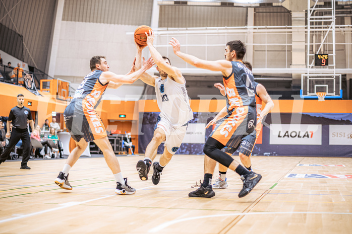 Basketball, Win2Day Superliga 2022/23, Grunddurchgang 13.Runde, Vienna Timberwolves, BK IMMOunited Dukes, Jakob Szkutta (10)