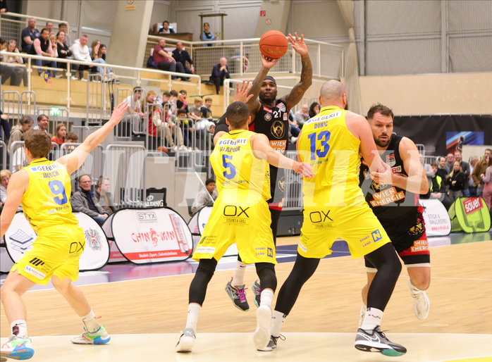 Basketball Superliga 2022/23, 5. Plazierungsrunde SKN St.Pölten vs. BC Vienna


