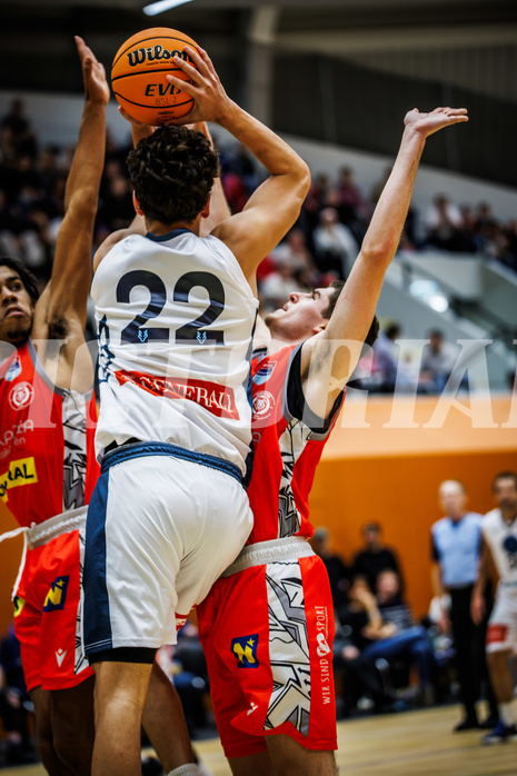 Basketball, Win2Day Superliga 2023/24, Grunddurchgang 5.Runde, Vienna Timberwolves, Traiskirchen Lions, Daniele Kuchar (22)