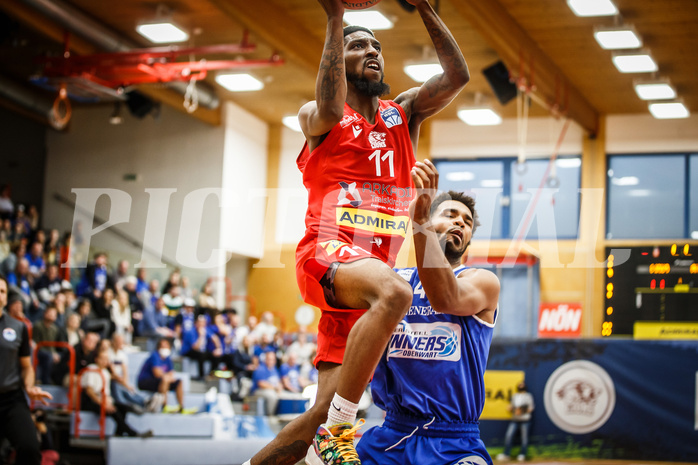 Basketball, bet-at-home Basketball Superliga 2021/22, Grunddurchgang 1.Runde, Traiskirchen Lions, Oberwart Gunners, Taveion M. Hollingsworth (11)