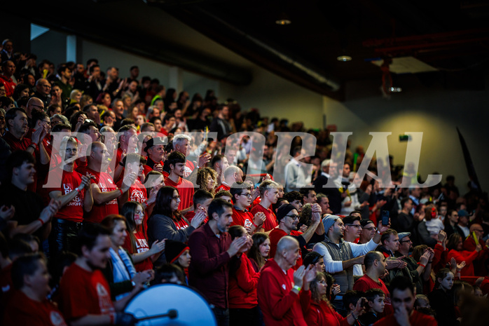 Basketball, Basketball Austria CUP 2023/24, Finale, Traiskirchen Lions, Flyers Wels, feature, fans