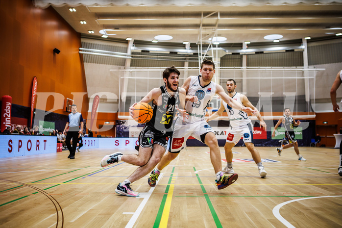 Basketball, Basketball Austria Cup 2023/24, Achtelfinale Spiel 2, Vienna Timberwolves, Flyers Wels, Elvir Jakupovic (21), Jonas John (99)