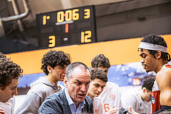 Basketball, Win2Day Superliga 2022/23, Grunddurchgang 15.Runde, Vienna Timberwolves, Arkadia Traiskirchen Lions, Radomir Mijanovic (Head Coach)